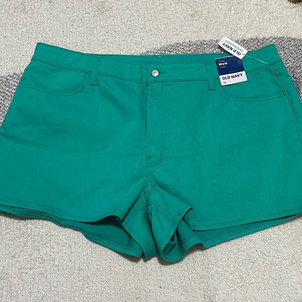 NWT- Old Navy - 18. High Rise 3” Inseam WOW Denim Short